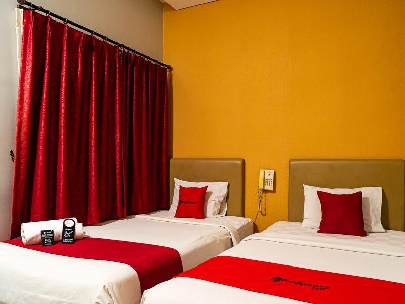 Reddoorz Plus Near Blok M Square Hotel Jakarta Kültér fotó