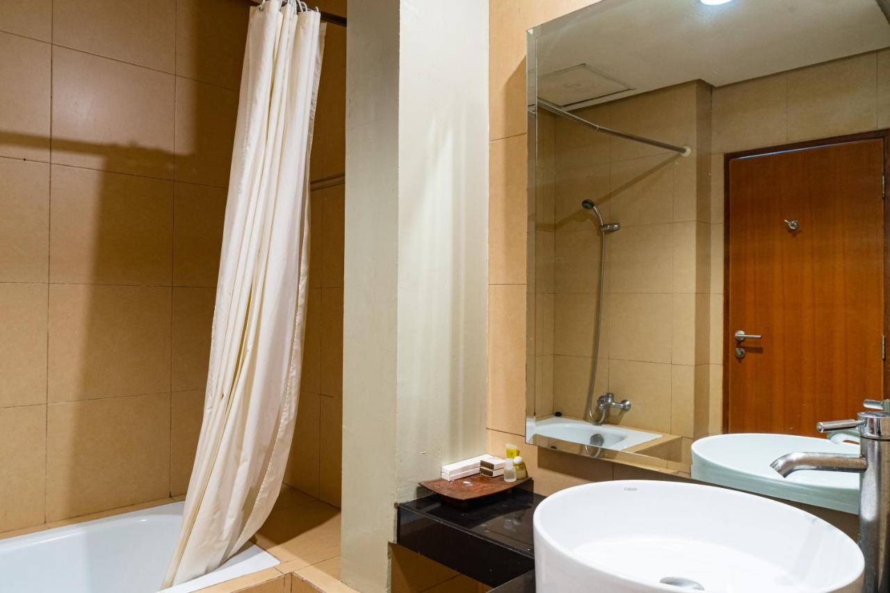 Reddoorz Plus Near Blok M Square Hotel Jakarta Kültér fotó