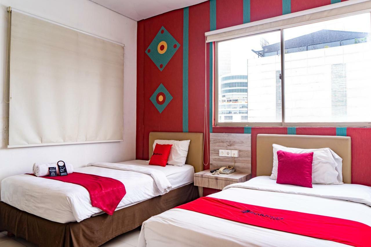 Reddoorz Plus Near Blok M Square Hotel Jakarta Kültér fotó