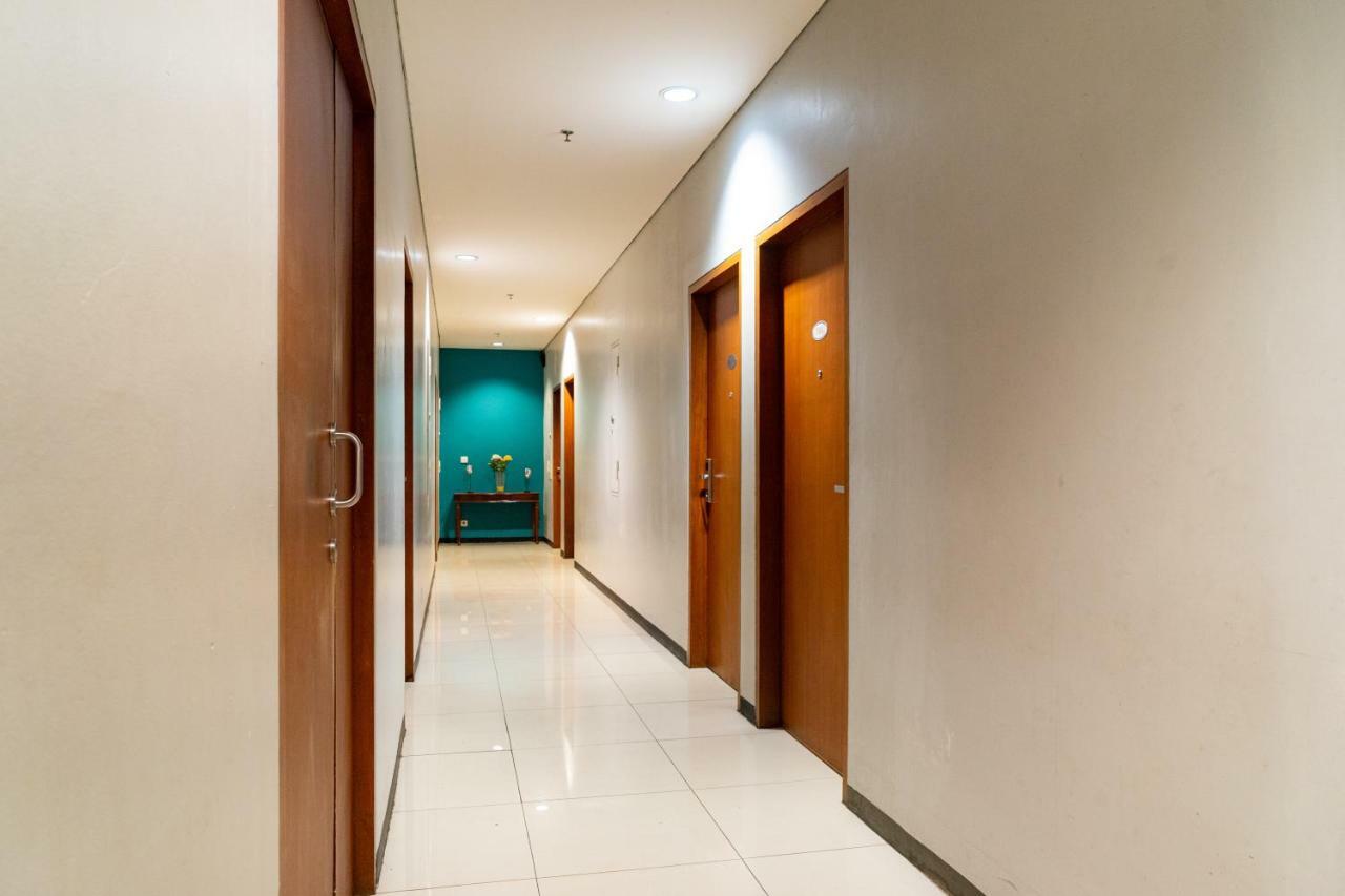 Reddoorz Plus Near Blok M Square Hotel Jakarta Kültér fotó