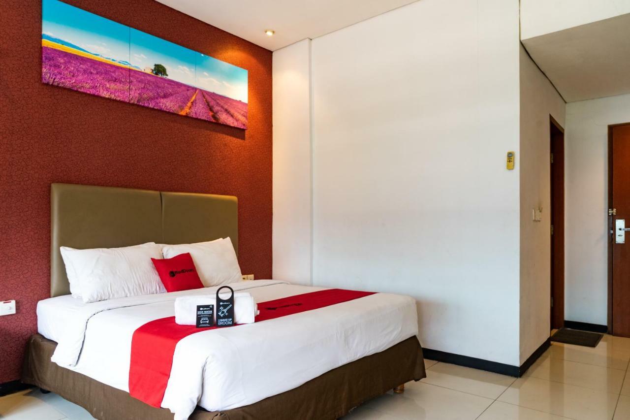 Reddoorz Plus Near Blok M Square Hotel Jakarta Kültér fotó