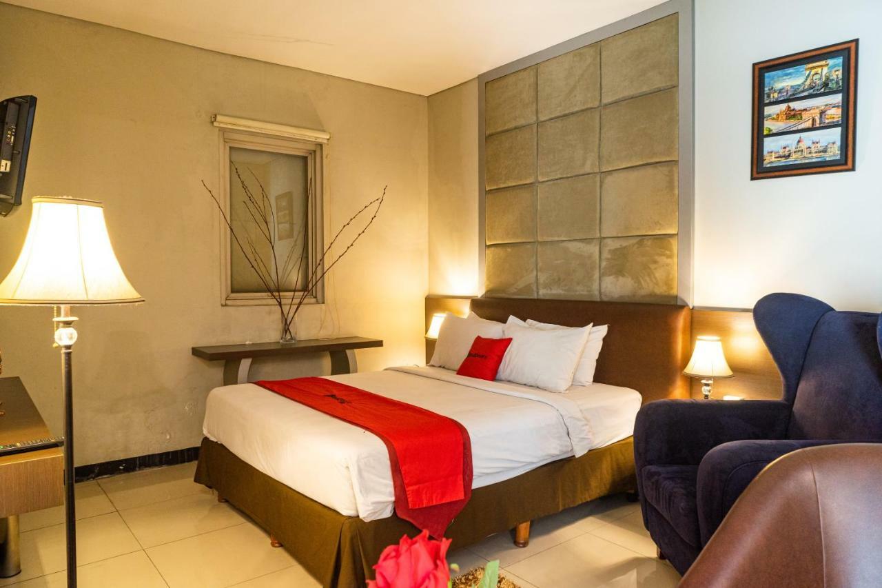 Reddoorz Plus Near Blok M Square Hotel Jakarta Kültér fotó