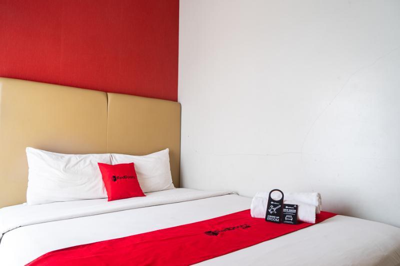 Reddoorz Plus Near Blok M Square Hotel Jakarta Kültér fotó